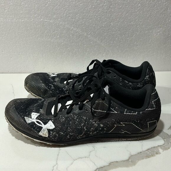 Under Armour | Men’s Brigade XC Black Spikeless Track Shoes - Picture 5 of 10